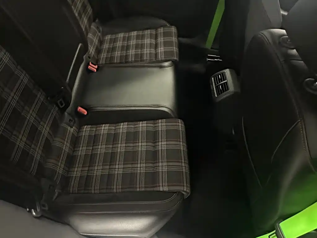 Volkswagen Golf GTI — фото 6