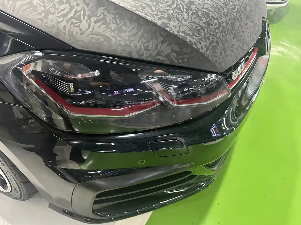 Volkswagen Golf GTI — фото 8