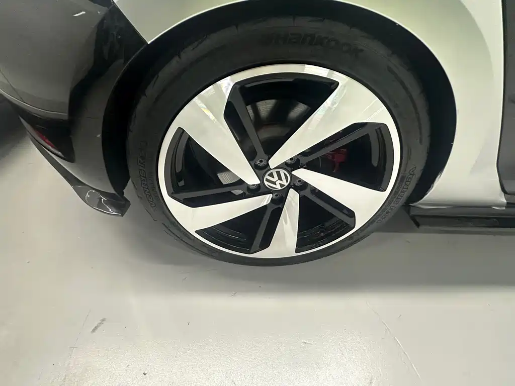 Volkswagen Golf GTI — фото 9