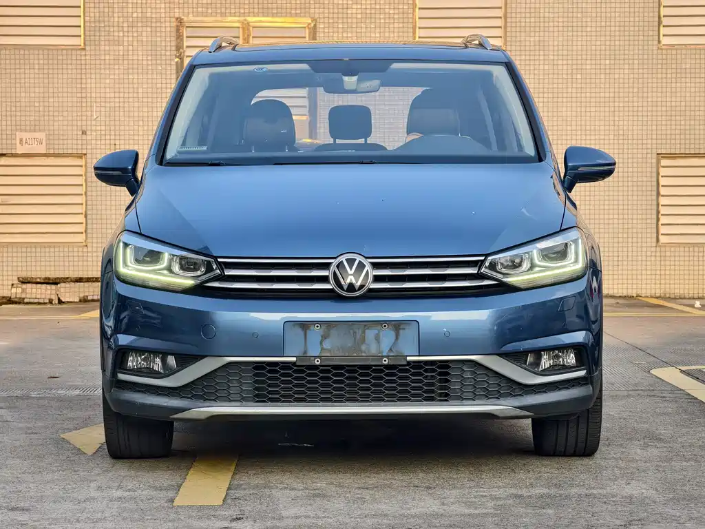 Volkswagen Touran — фото 2