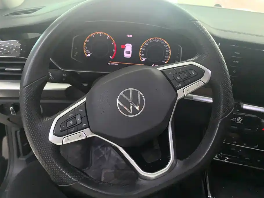 Volkswagen Passat — фото 15