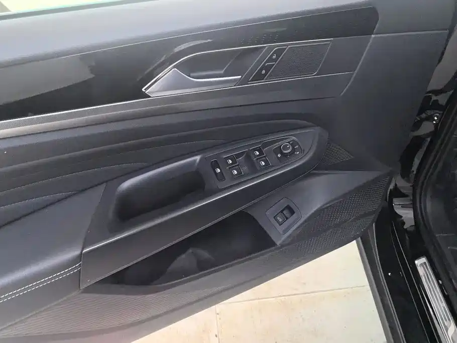 Volkswagen Passat — фото 7