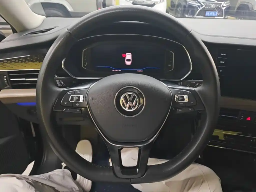 Volkswagen Passat — фото 11