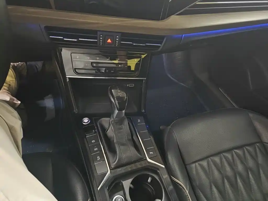 Volkswagen Passat — фото 14