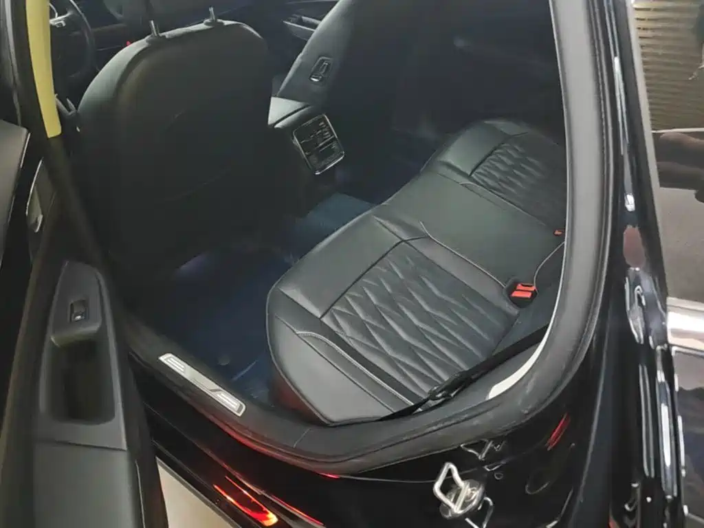 Volkswagen Passat — фото 17
