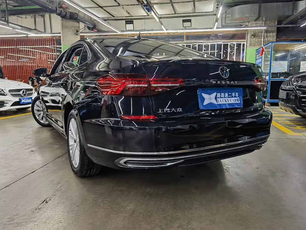 Volkswagen Passat — фото 4