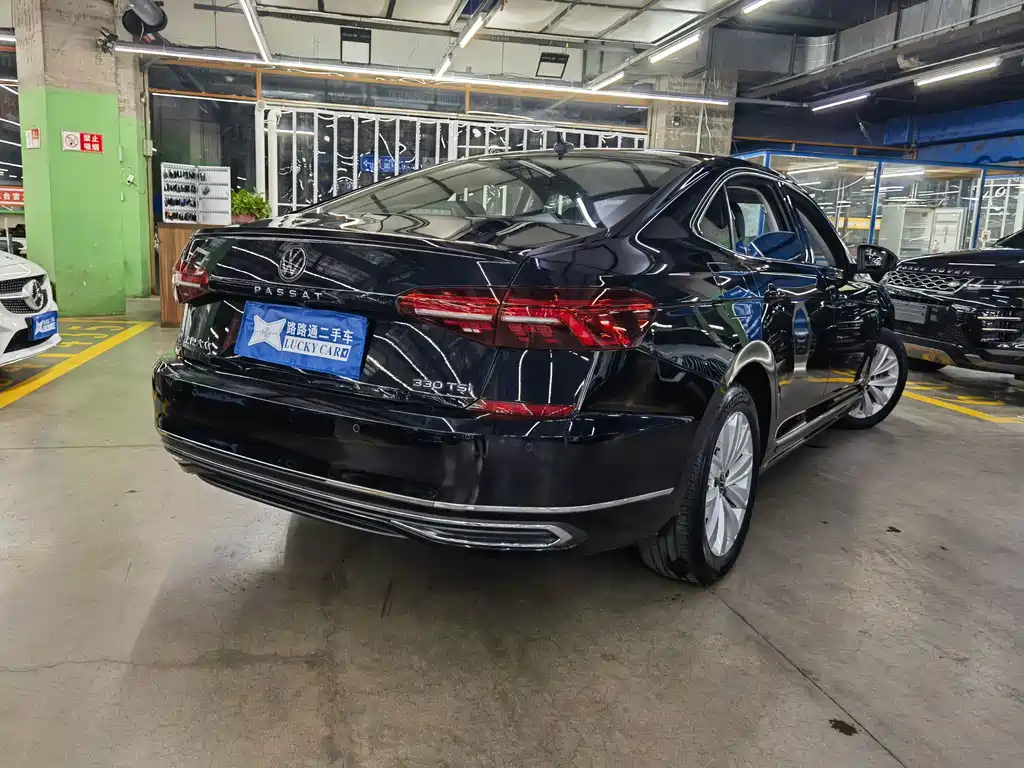 Volkswagen Passat — фото 6
