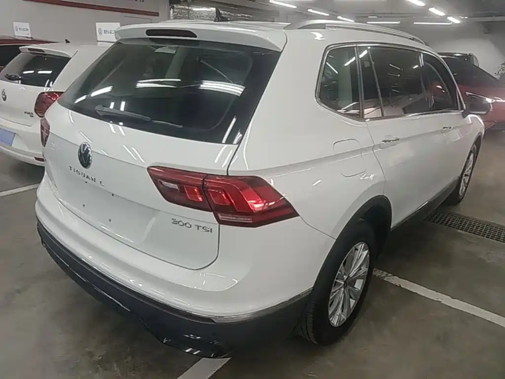 Volkswagen Tiguan L — фото 7
