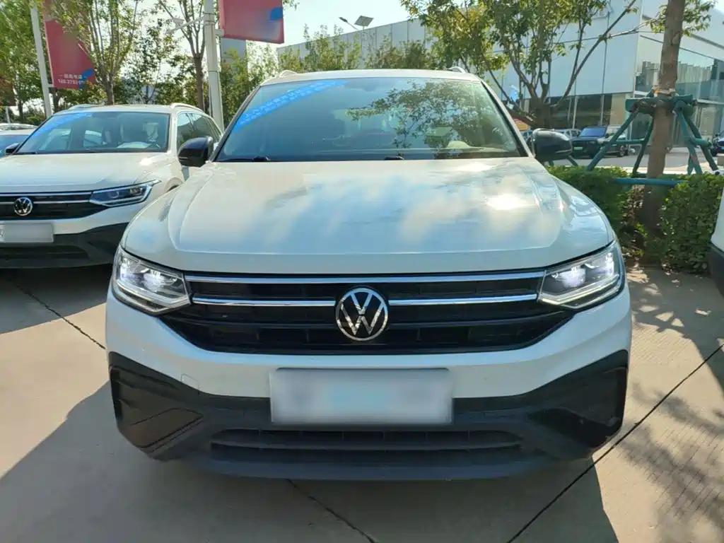 Volkswagen Tiguan L — фото 3