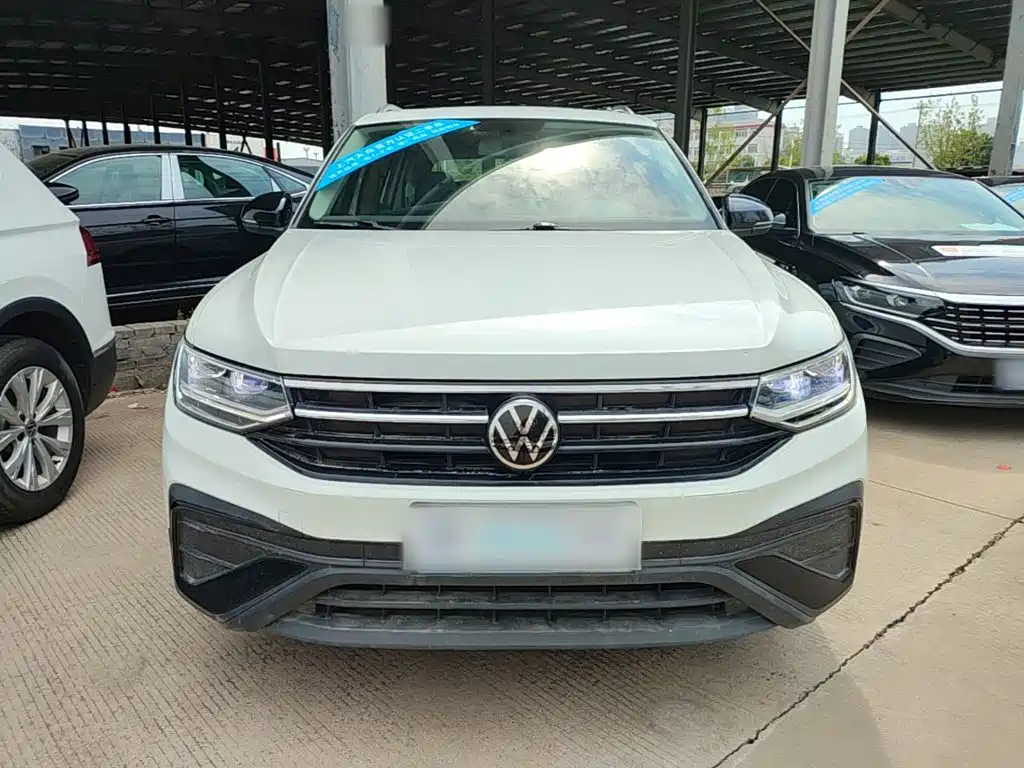 Volkswagen Tiguan L — фото 3