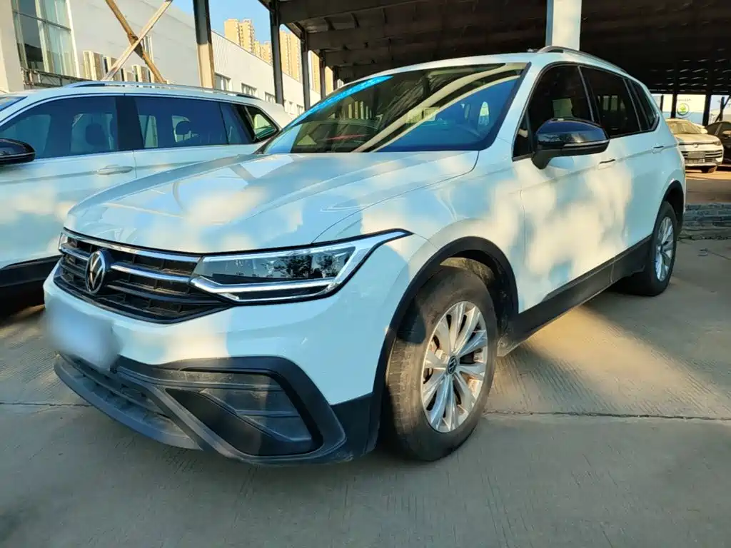 Volkswagen Tiguan L — фото 2