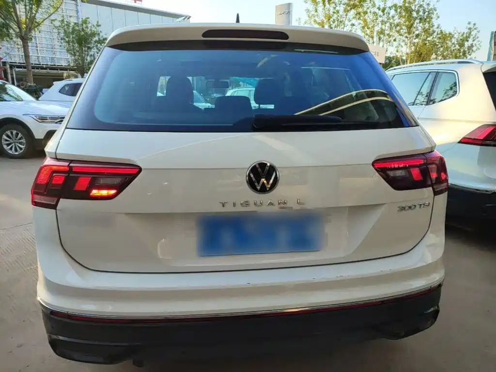 Volkswagen Tiguan L — фото 4