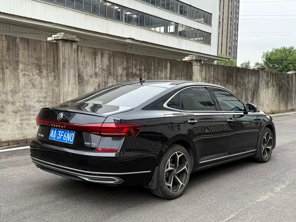 Volkswagen Passat — фото 9