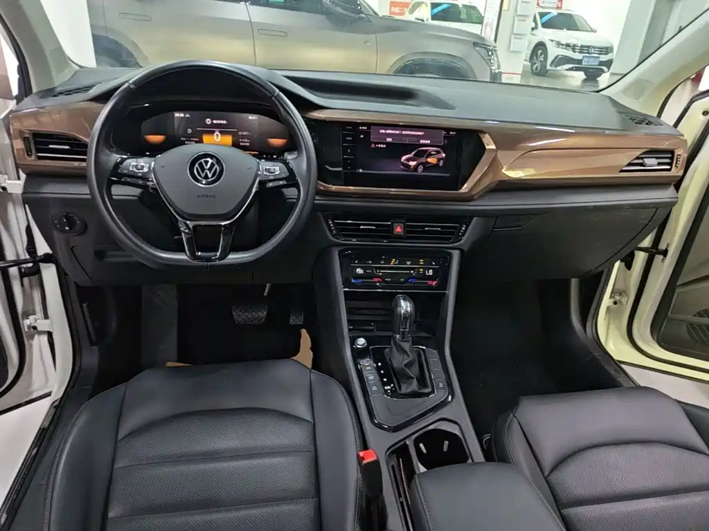 Volkswagen Tharu — фото 10