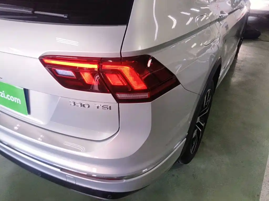 Volkswagen Tiguan L — фото 8