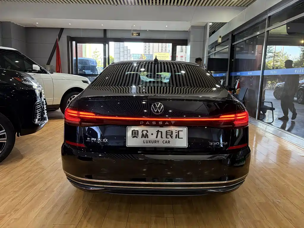 Volkswagen Passat — фото 13
