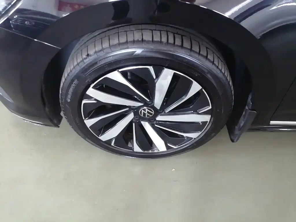 Volkswagen Passat — фото 23