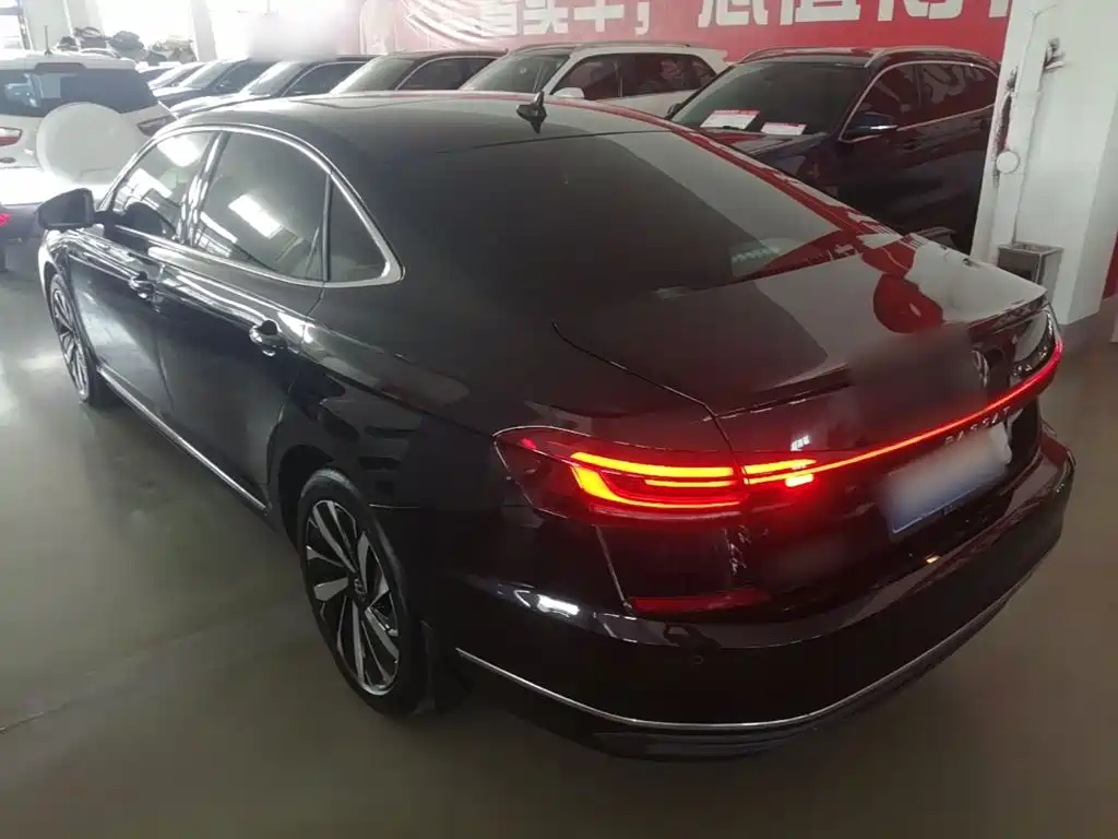 Volkswagen Passat — фото 5