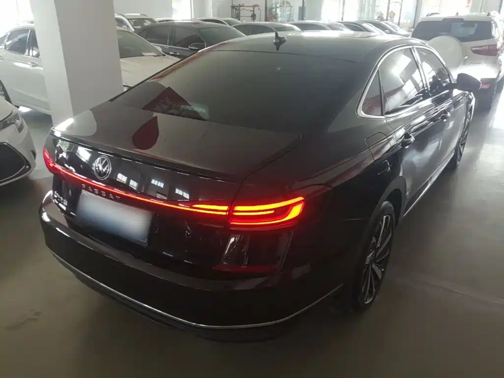 Volkswagen Passat — фото 7