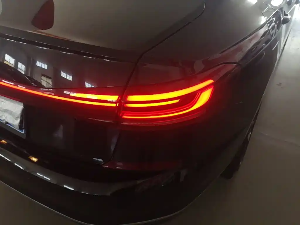 Volkswagen Passat — фото 8