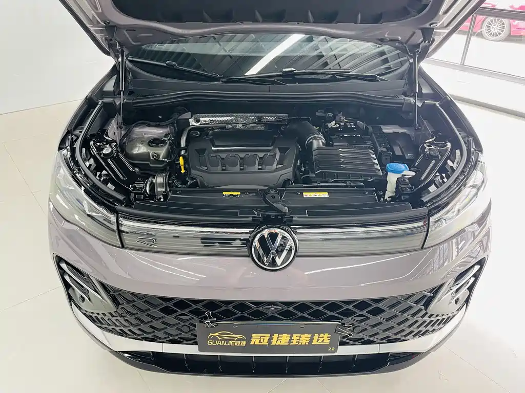 Volkswagen Tiguan L — фото 2