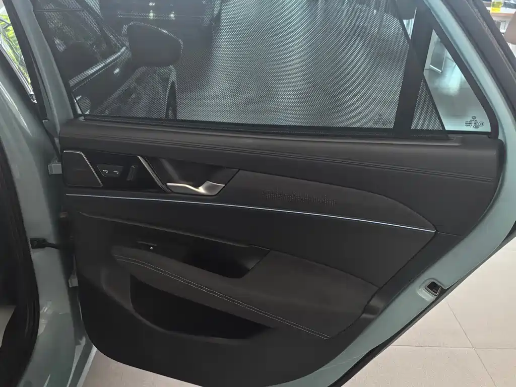 Volkswagen Passat — фото 9
