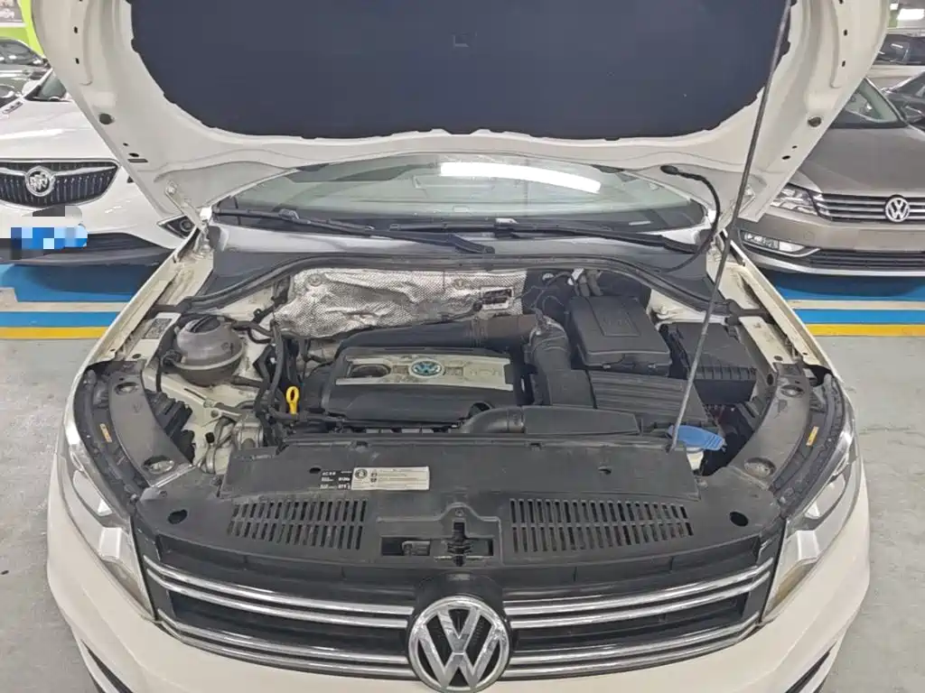 Volkswagen Tiguan — фото 20