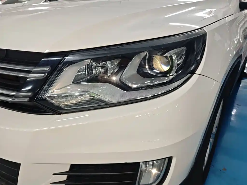 Volkswagen Tiguan — фото 24