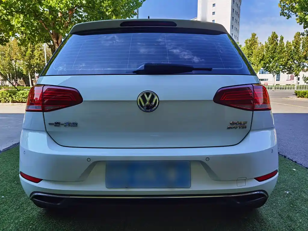 Volkswagen Golf — фото 13