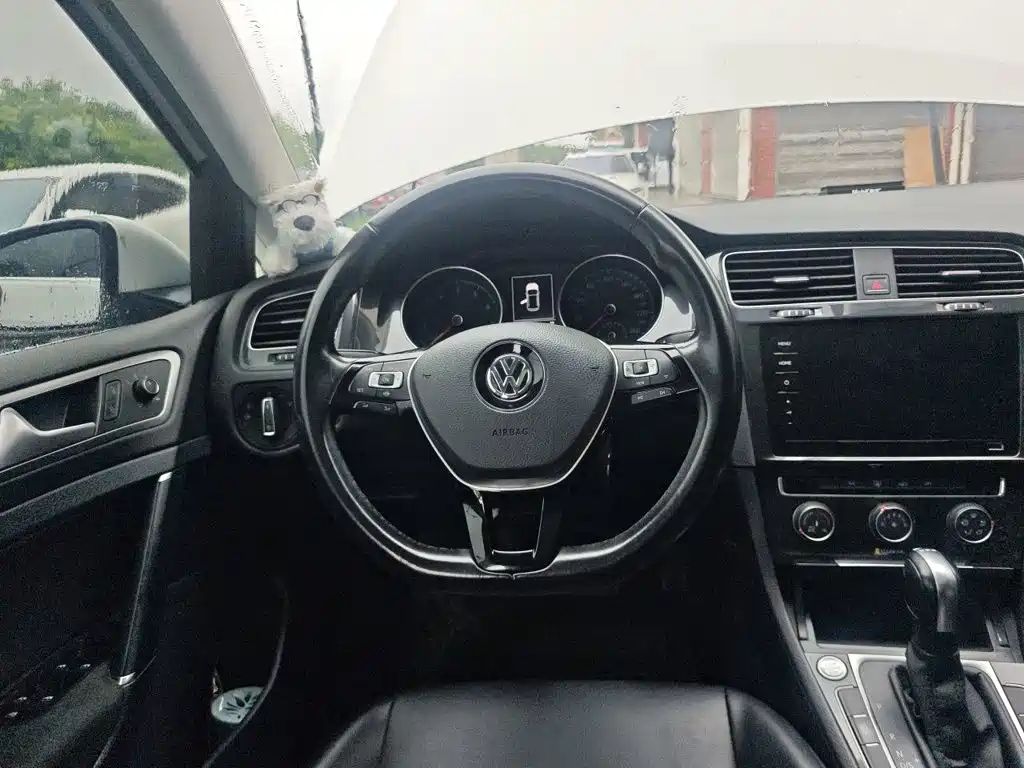 Volkswagen Golf — фото 3