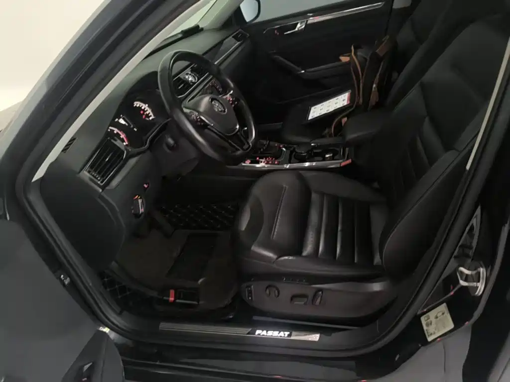Volkswagen Passat — фото 15