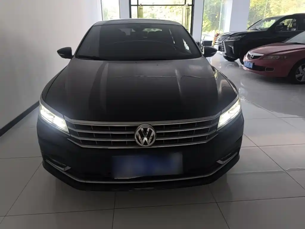 Volkswagen Passat — фото 3