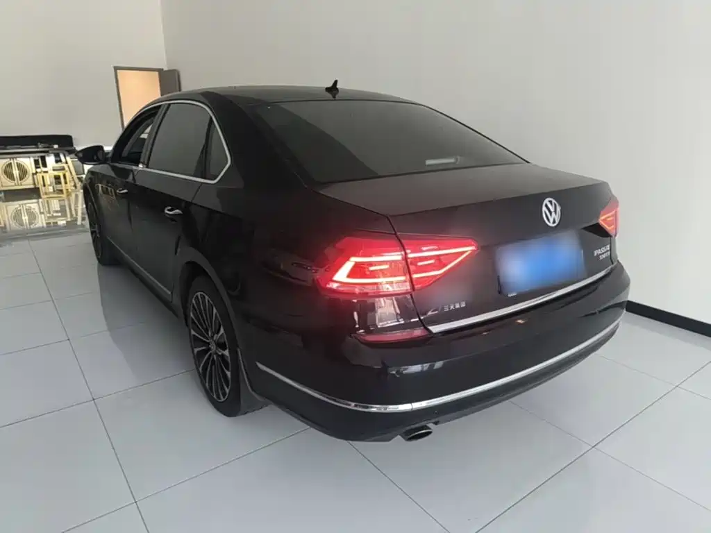 Volkswagen Passat — фото 5