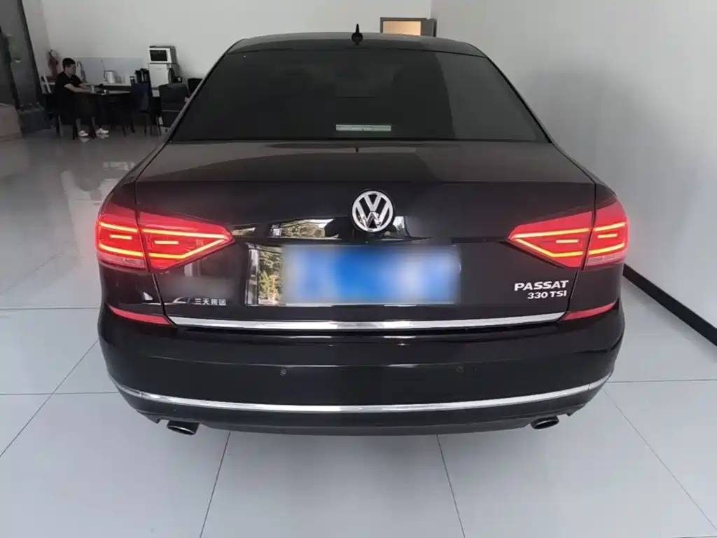 Volkswagen Passat — фото 6