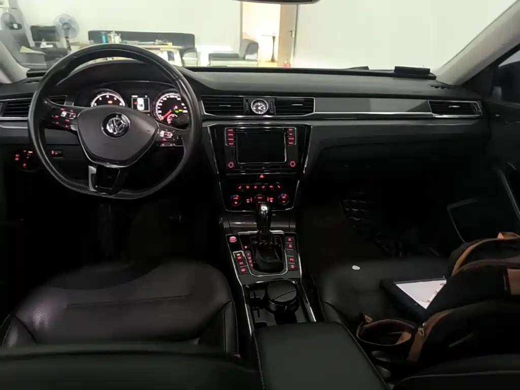 Volkswagen Passat — фото 10