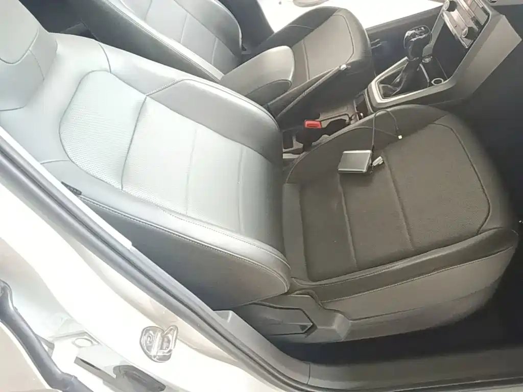 Volkswagen T-Cross — фото 25