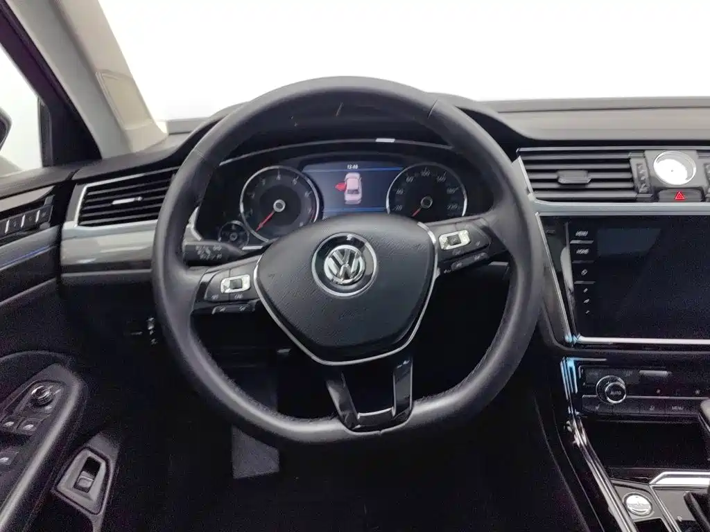 Volkswagen Phideon — фото 11