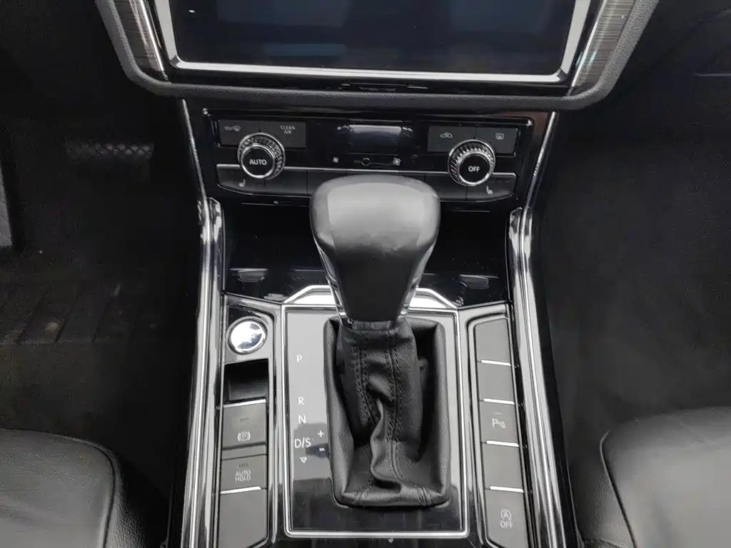Volkswagen Phideon — фото 13