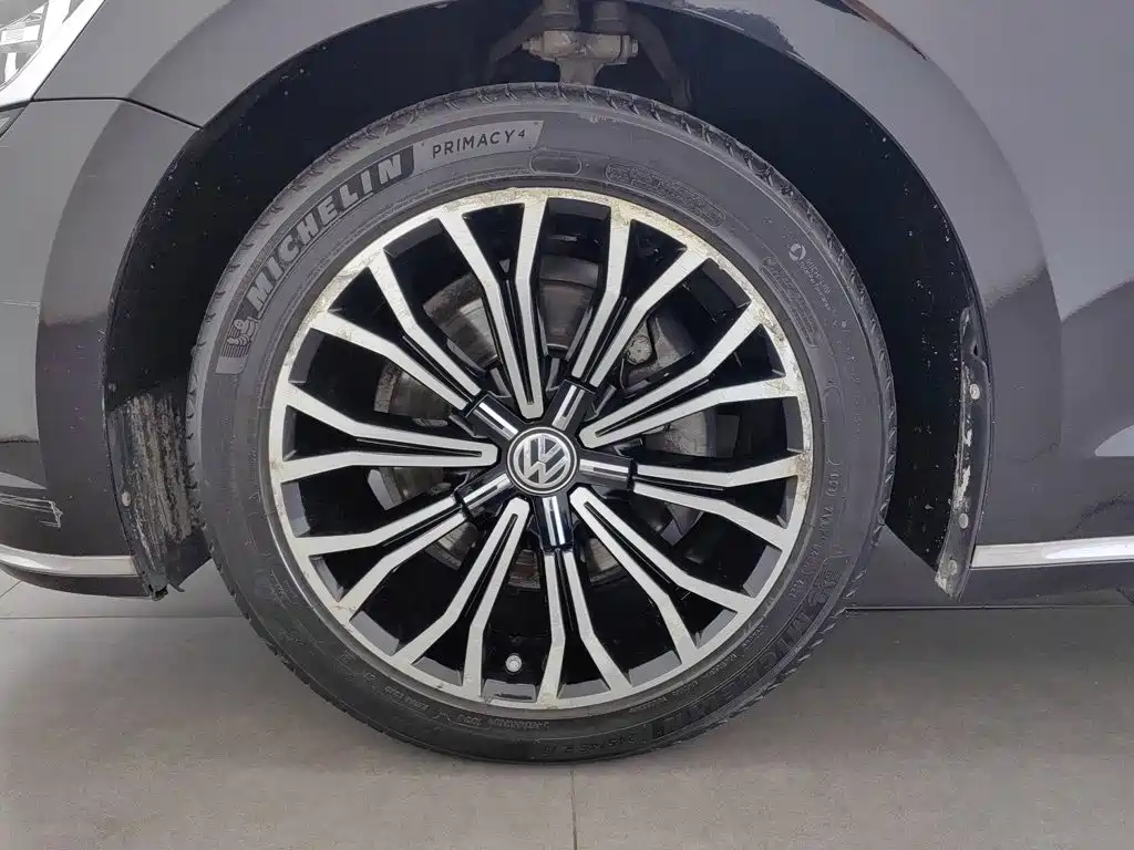 Volkswagen Phideon — фото 17