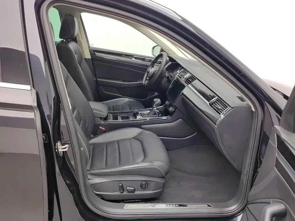 Volkswagen Phideon — фото 23