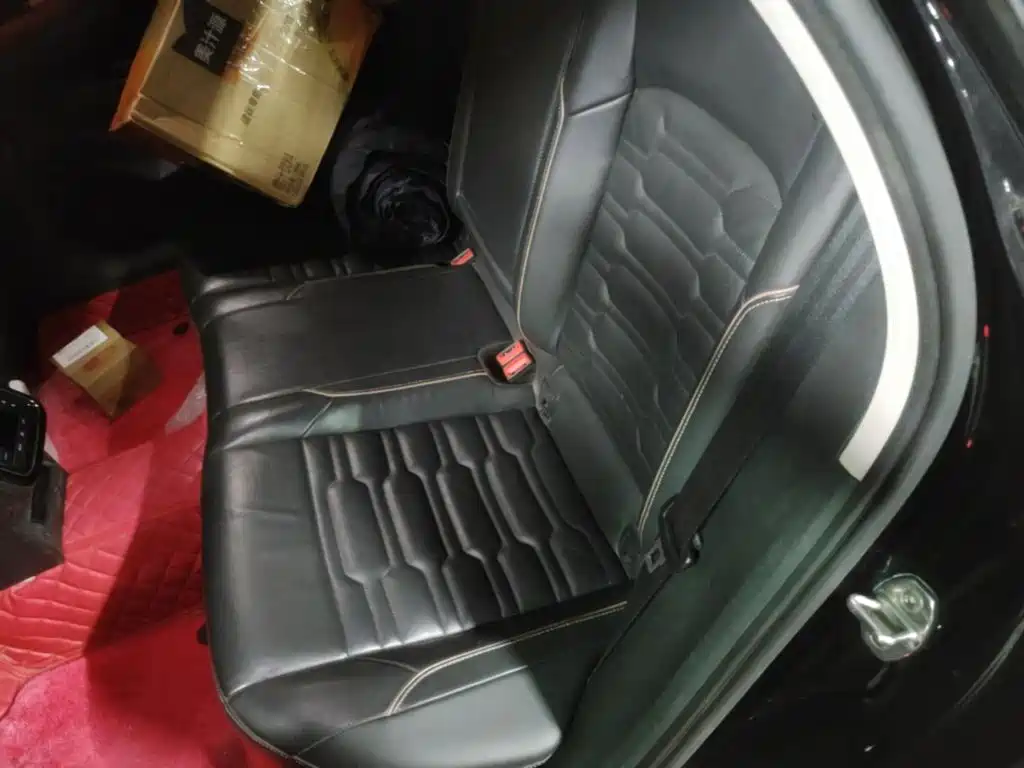Volkswagen Passat — фото 19