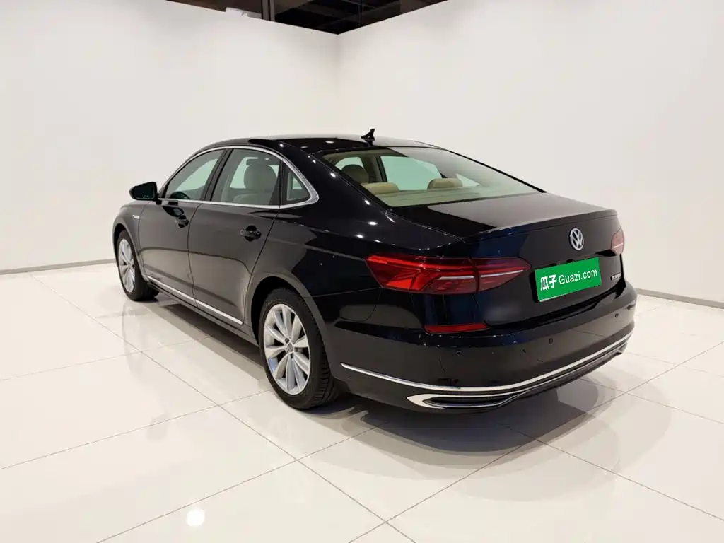Volkswagen Passat — фото 5