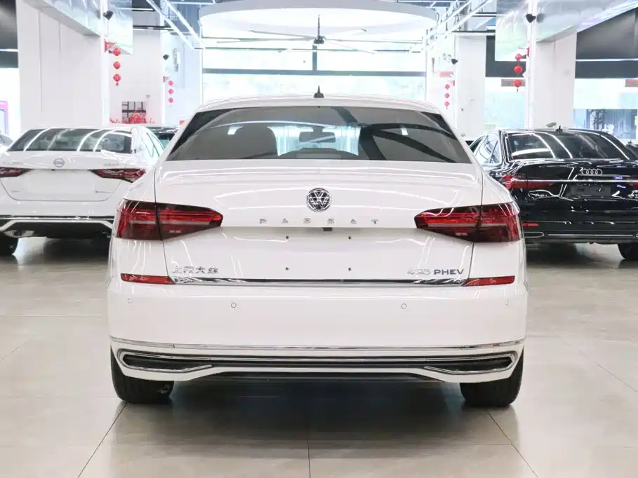 Volkswagen Passat PHEV — фото 4
