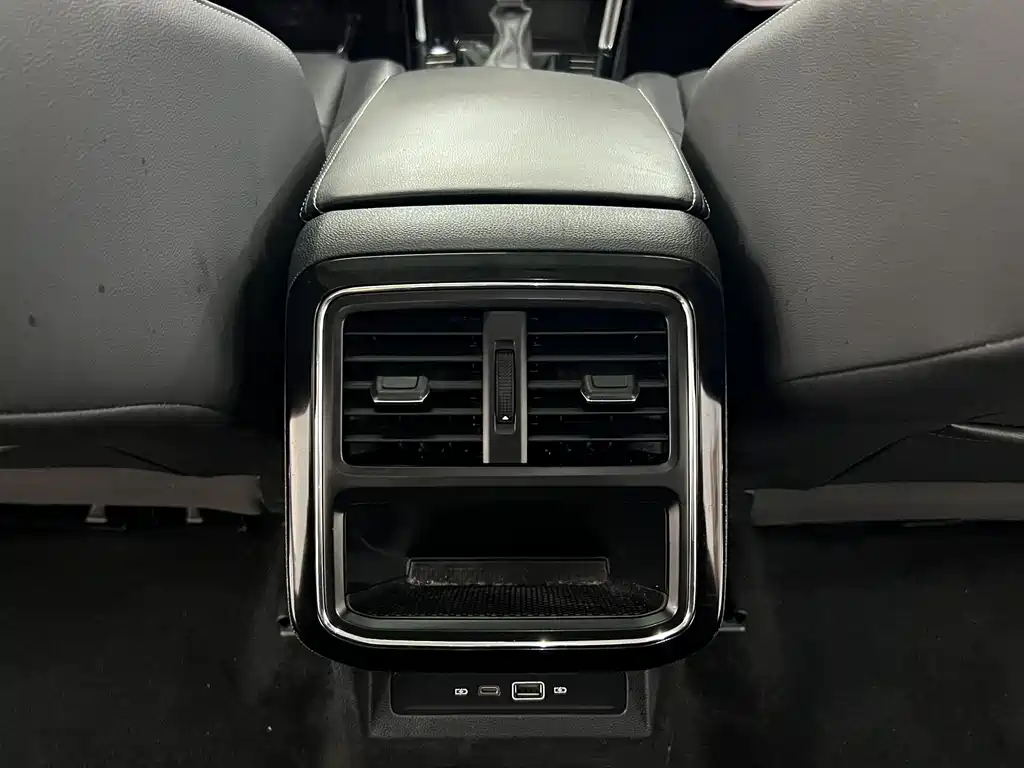 Volkswagen Passat — фото 11