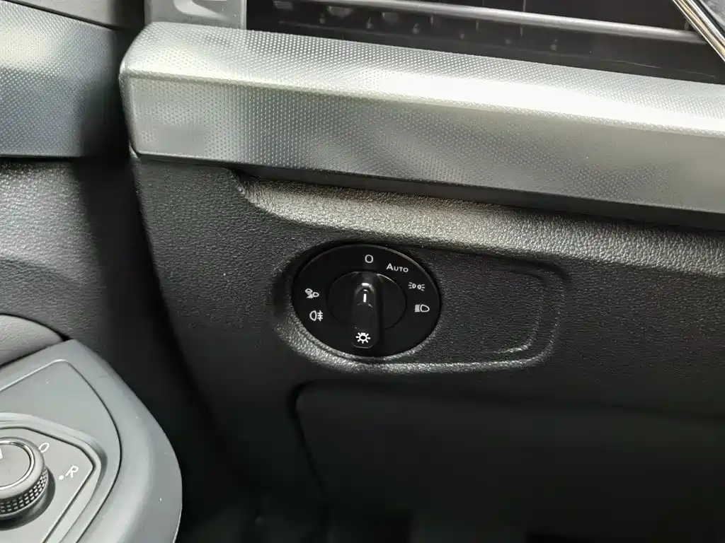 Volkswagen Passat — фото 21