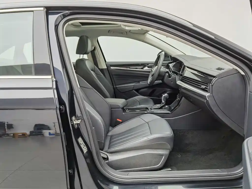 Volkswagen Passat — фото 23