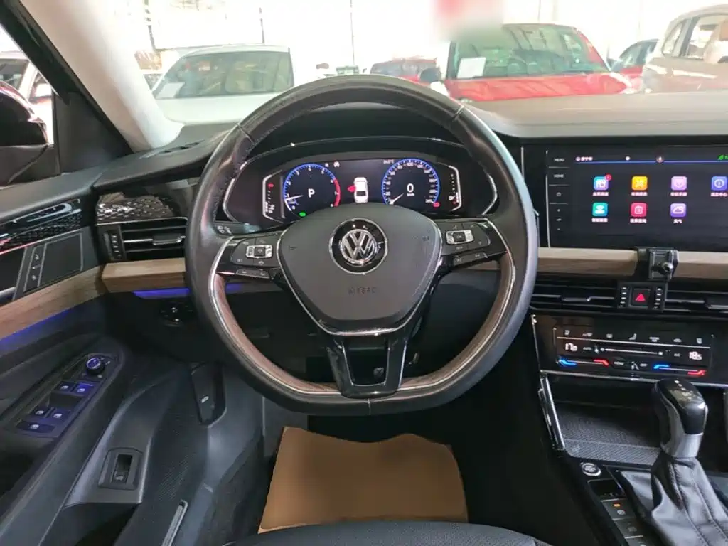 Volkswagen Passat — фото 11
