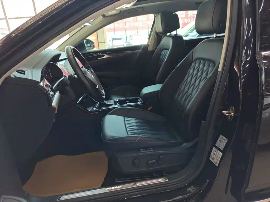 Volkswagen Passat — фото 15