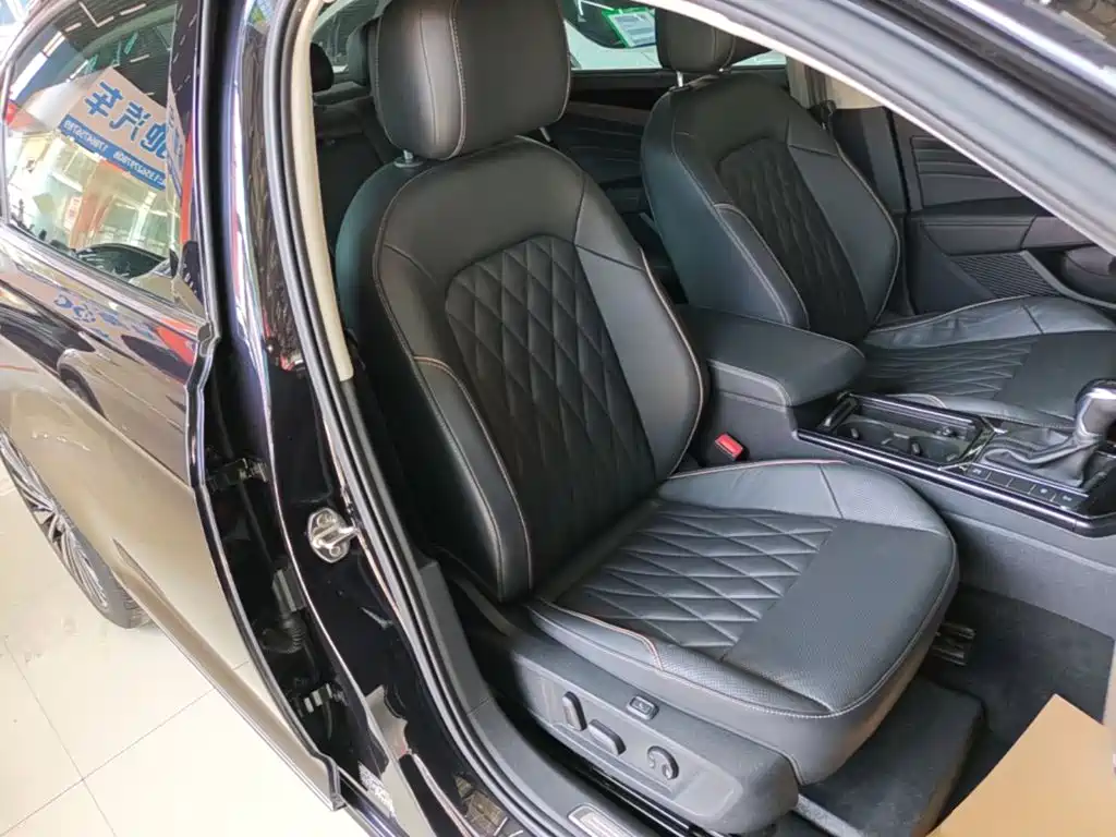 Volkswagen Passat — фото 25