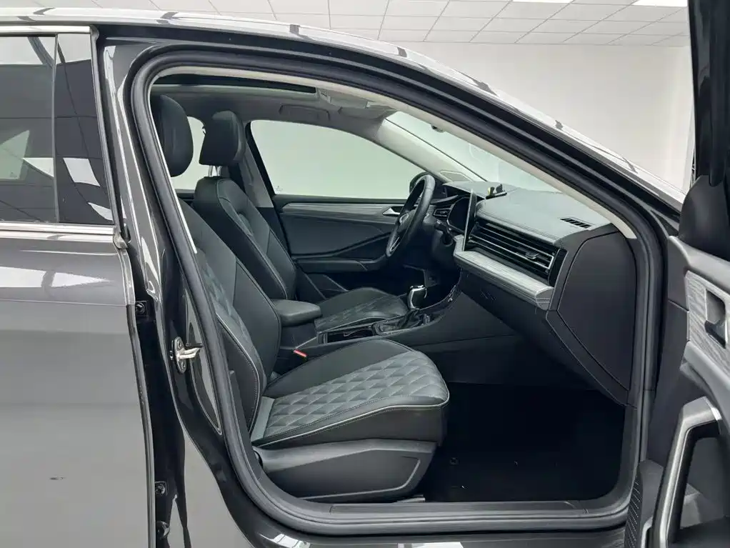 Volkswagen Sagitar — фото 19